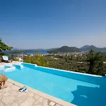Nyaraló Amalia *
